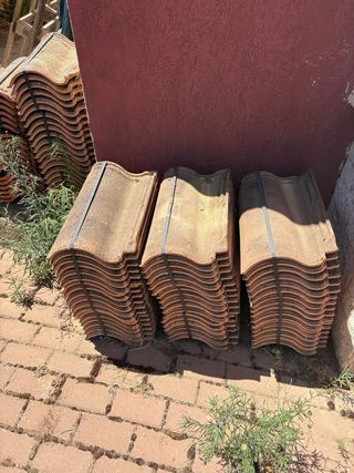Tejas de terracota sin usar