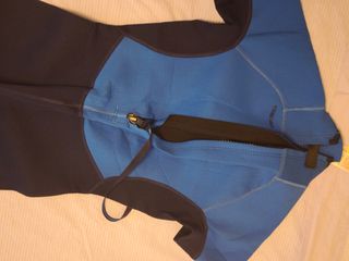 Neopreno manga corta azul y negro