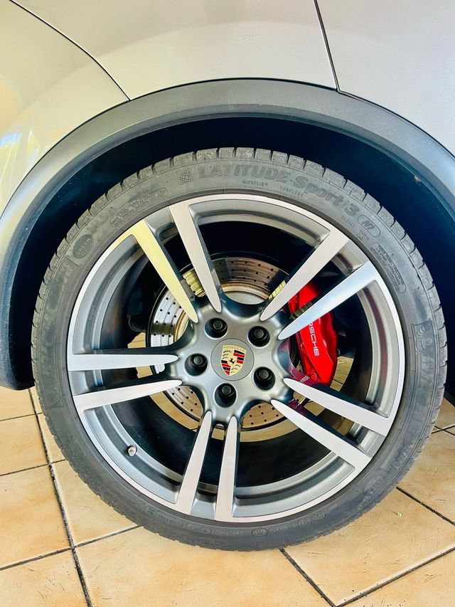 Porsche Cayenne 2011
