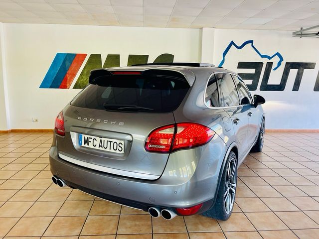 Porsche Cayenne 2011