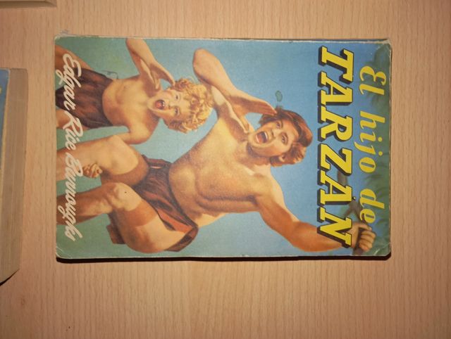 Lote de 4 joyas literarias de mediados de siglo.