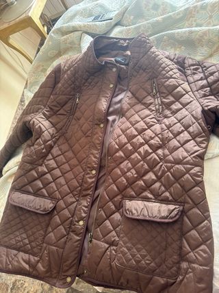 Chaquetón acolchado marrón chocolate sin estrenar