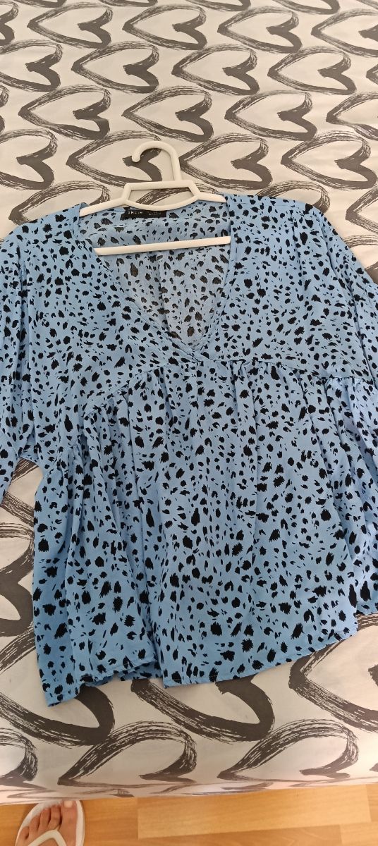 Camisa azul estampado