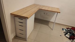 Escritorio esquinero madera anclaje pared
