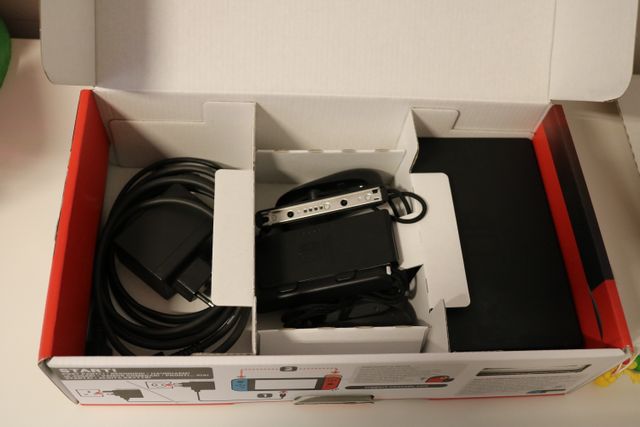 Nintendo Switch V2 + Mario Kart 8 Deluxe Pack