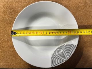 Juego de vajilla de porcelana. Porcelain.