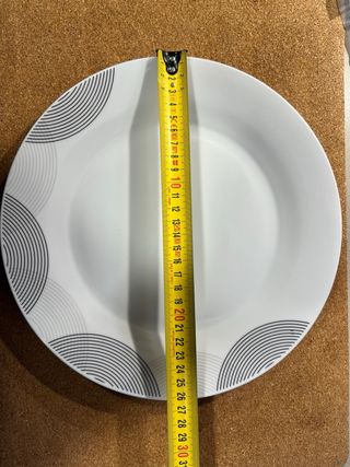 Juego de vajilla de porcelana. Porcelain.