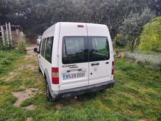 Ford Grand Tourneo Connec 2005