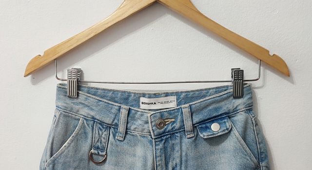 Short vaquero Bershka mujer Talla 32