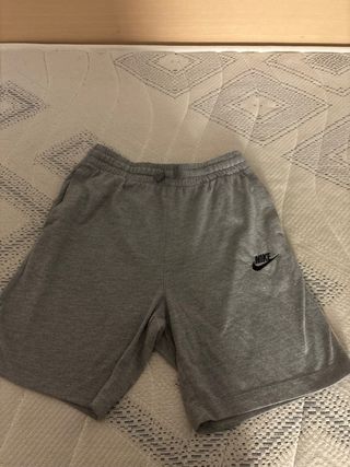 Pantalones Cortos Nike Grises
