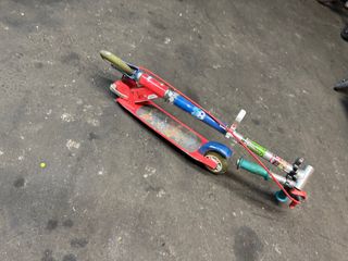 Patinete Decathlon Rojo y Azul
