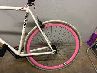 Bicicleta Fixie Blanca y Rosa