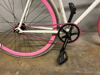 Bicicleta Fixie Blanca y Rosa