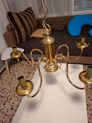 Lámpara de araña dorada antigua