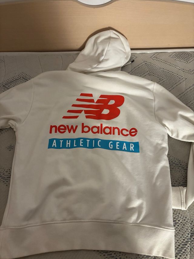 Sudadera New Balance Blanca