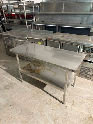 Mesa de trabajo industrial 138x56x79cm