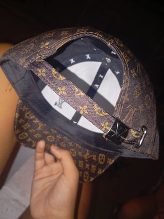 Gorra Louis Vuitton Marrón y Dorada
