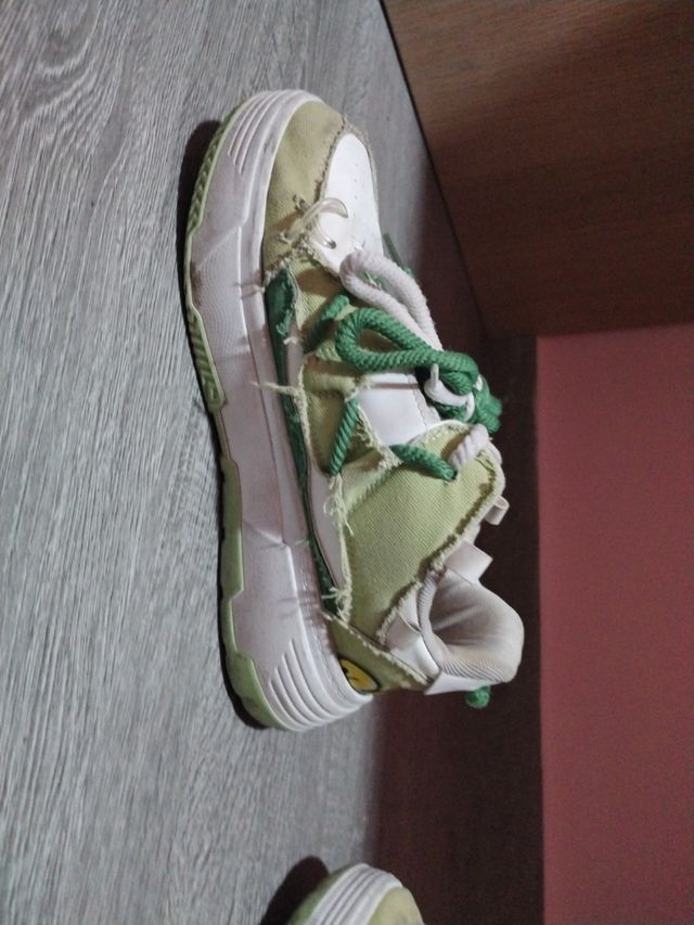 Zapatos Grunge Verdes y Blancos