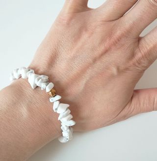 Collana e bracciale Howlite bianca