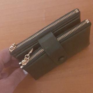 Cartera mediana verde oliva