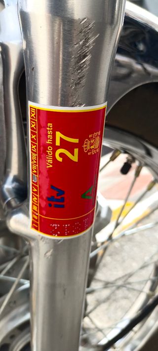 Moto Yamaha Special Verde Oscuro