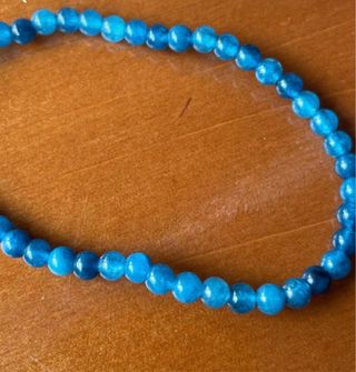 Pulsera de apatita azul verdoso. De piedra natural