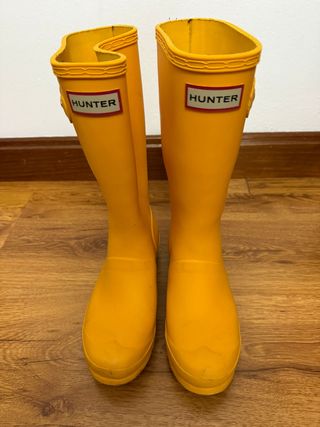 Botas Hunter Amarillas con Calcetines Azul Marino
