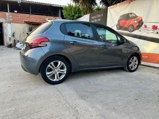 Peugeot 208 2015