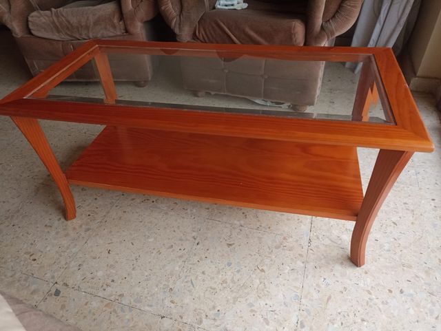 Mesita de salón de madera