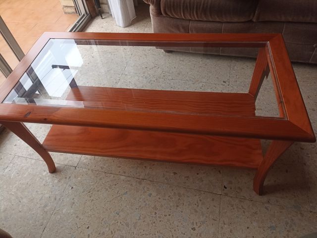 Mesita de salón de madera