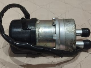 Bomba combustible Honda CBR 400RR NC29 original