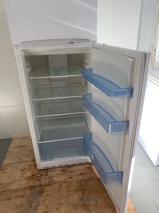 Nevera  Balay con porte 150€