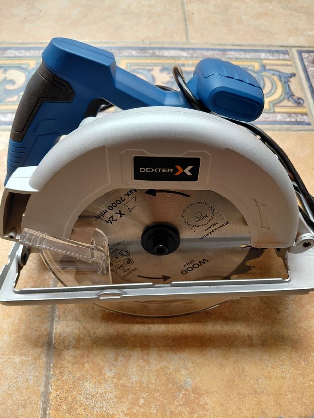 Alquiler Sierra Circular Dexter 1200W 185mm