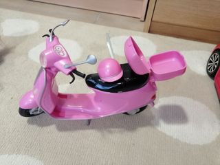 Lote de Barbie, muñecas Disney y accesorios