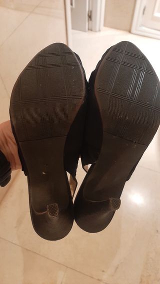 Sandalias de tacón azul oscuro Adolfo Domínguez 40