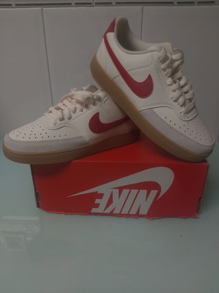 Zapatillas Nike Blancas y Rojas Nuevas