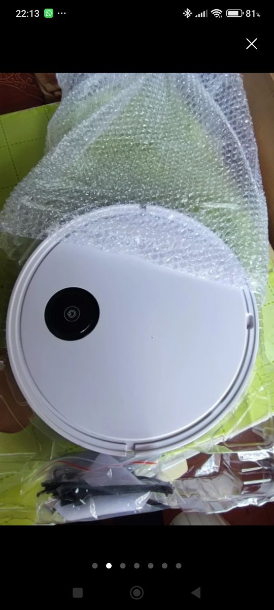 Robot de limpieza blanco