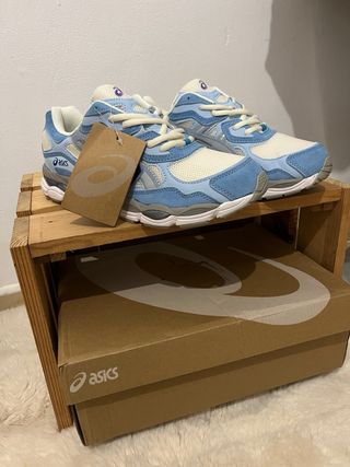 Asics Unisex Azul y Blanco