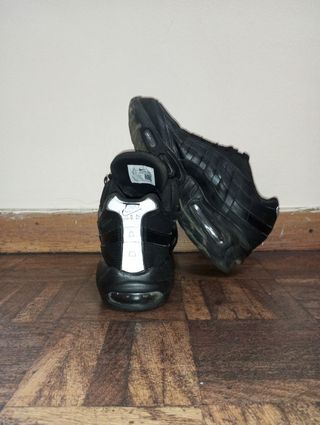 Nike Air Max 95 Negras