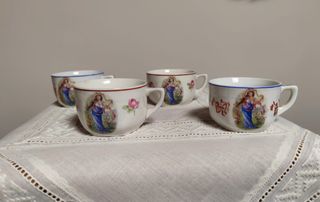 4 tazze antiche con design