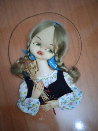 Muñeca antigua de piel y trapo