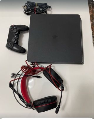 PS4 (PlayStation 4) Negra + !2Mando! y Auriculare 