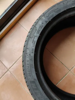 Neumático Michelin 225/45 R17 94V