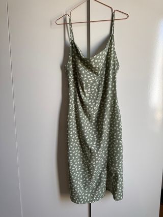 Vestido verde con puntos blancos estilo 60s