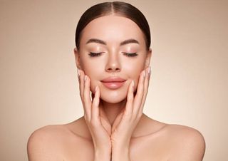 Esteticien, Esteticista, Manicurista.