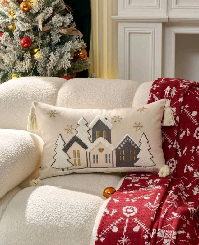 2 peças. Capas de almofadas decorativas bordadas Casita.