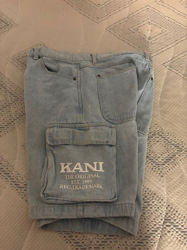 Vaqueros cortos Karl Kani