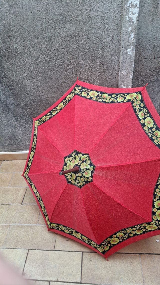 Paraguas Boge Rojo con Diseño Floral