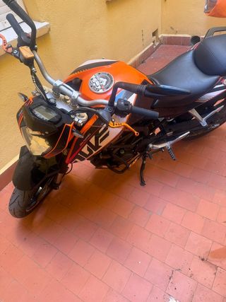 Moto KTM Duke Naranja 125 cc.