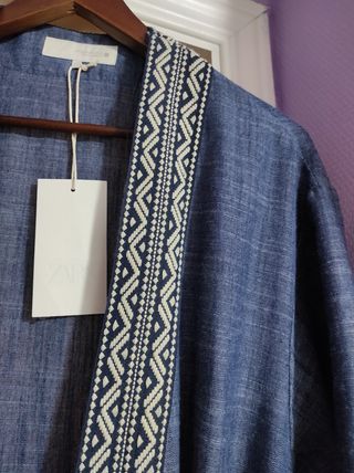 Kimono Zara Azul con Bordado